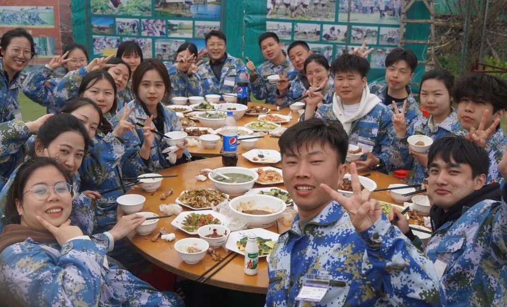 聚餐